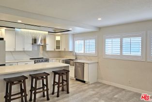 , 18130 Oxnard st, Tarzana, CA 91356 - 11