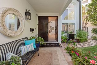 Single Family Residence, 4513 Tobias ave, Sherman Oaks, CA 91403 - 3