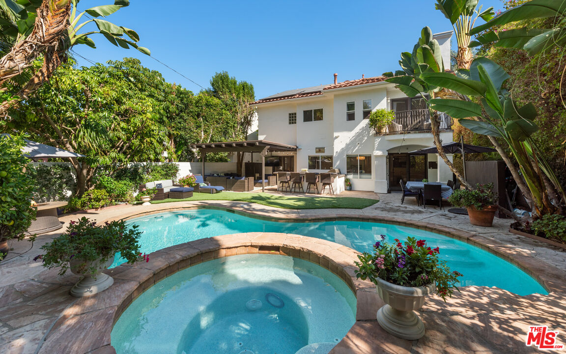 Single Family Residence, 4513 Tobias ave, Sherman Oaks, CA 91403 - 1