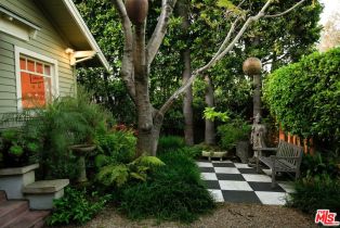 , 935 Palms blvd, Venice, CA 90291 - 3