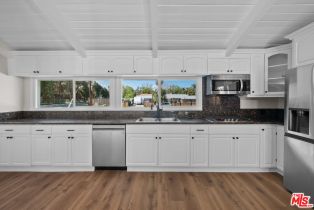 , 5656 Penfield ave, Woodland Hills, CA 91367 - 8