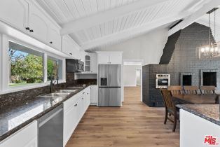 , 5656 Penfield ave, Woodland Hills, CA 91367 - 9