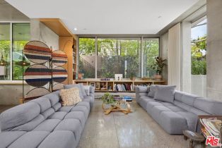 , 825 Palms blvd, Venice, CA 90291 - 5