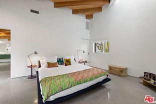 , 825 Palms blvd, Venice, CA 90291 - 9