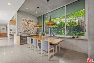 , 825 Palms blvd, Venice, CA 90291 - 6