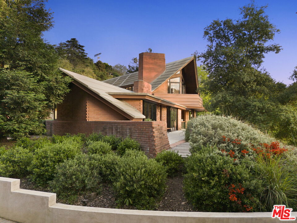 Single Family Residence, 14148 Rustic ln, Pacific Palisades, CA 90272 - 1