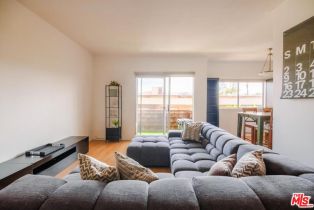 Condominium, 5400 Newcastle Ave, Encino, CA  Encino, CA 91316