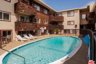 Condominium, 5400 Newcastle ave, Encino, CA 91316 - 16