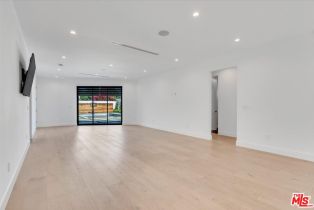 , 5456 Hazeltine ave, Sherman Oaks, CA 91401 - 8