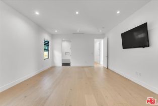 Single Family Residence, 5456 Hazeltine ave, Sherman Oaks, CA 91401 - 43