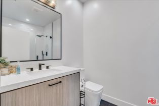 Single Family Residence, 5456 Hazeltine ave, Sherman Oaks, CA 91401 - 73