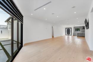 Single Family Residence, 5456 Hazeltine ave, Sherman Oaks, CA 91401 - 17