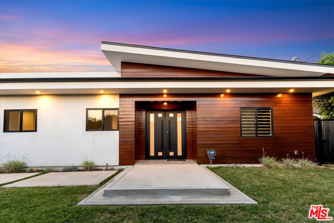 Single Family Residence, 5456 Hazeltine ave, Sherman Oaks, CA 91401 - 1