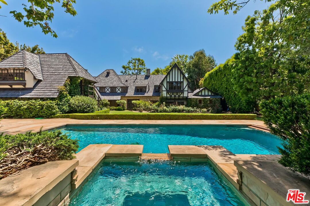 Single Family Residence, 13535 Lucca dr, Pacific Palisades, CA 90272 - 1