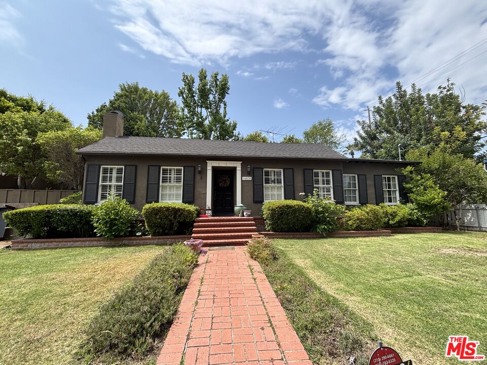 Single Family Residence, 14836 Greenleaf st, Sherman Oaks, CA 91403 - 1
