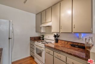 , 1524 Berkeley, Santa Monica, CA 90404 - 9