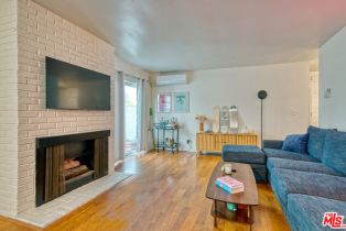 , 1524 Berkeley, Santa Monica, CA 90404 - 3