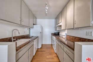, 1524 Berkeley, Santa Monica, CA 90404 - 8