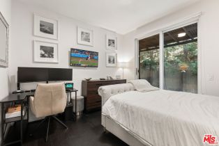 Single Family Residence, 18439 Jonah ct, Tarzana, CA 91356 - 11