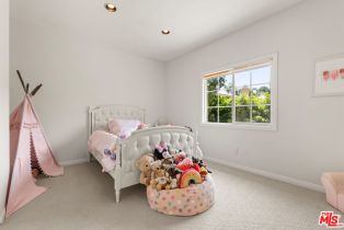 Single Family Residence, 18439 Jonah ct, Tarzana, CA 91356 - 14