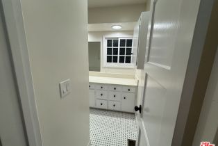 , 10309 La Grange ave, Westwood, CA 90025 - 7