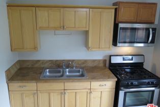 , 1848 17TH st, Santa Monica, CA 90404 - 5