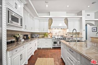 Single Family Residence, 13845 Magnolia blvd, Sherman Oaks, CA 91423 - 24