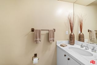 , 10701 Wilshire blvd, Westwood, CA 90024 - 10