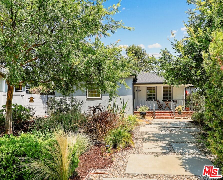 Single Family Residence, 1600 Pepper st, Burbank, CA 91505 - 1