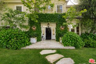 Single Family Residence, 3825 Longridge ave, Sherman Oaks, CA 91423 - 3