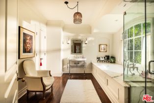 Single Family Residence, 3825 Longridge ave, Sherman Oaks, CA 91423 - 23