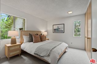 Single Family Residence, 4943 Queen Victoria rd, Woodland Hills, CA 91364 - 19