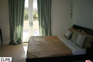 , 1517 Bentley ave, Westwood, CA 90025 - 4