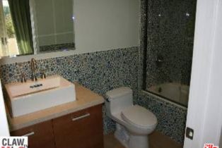 , 1517 Bentley ave, Westwood, CA 90025 - 7