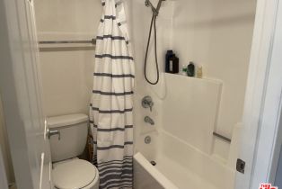 , 21550 Burbank blvd, Woodland Hills, CA 91367 - 9