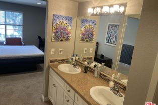 , 21550 Burbank blvd, Woodland Hills, CA 91367 - 5