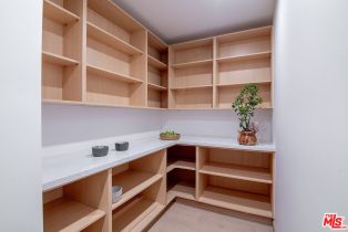 Single Family Residence, 22616 Hatteras st, Woodland Hills, CA 91367 - 12