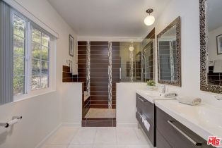 Single Family Residence, 4990 Llano dr, Woodland Hills, CA 91364 - 15