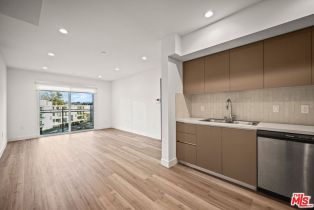 , 10405 Louisiana ave, Westwood, CA 90025 - 3