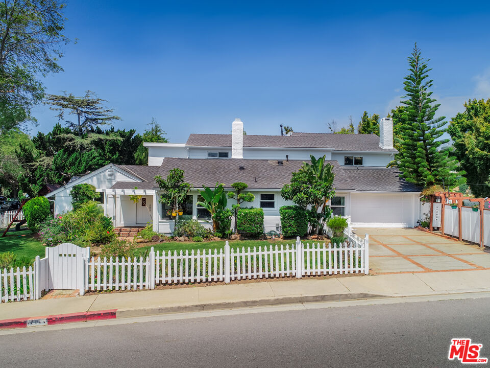 , 17001 Bollinger dr, Pacific Palisades, CA 90272 - 1