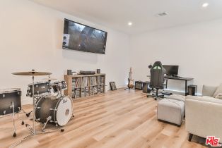 , 21905 Viscanio rd, Woodland Hills, CA 91364 - 16