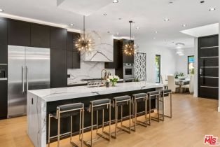 , 10519 Louisiana ave, Westwood, CA 90025 - 4