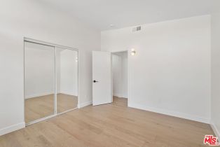 Single Family Residence, 22946 Brenford st, Woodland Hills, CA 91364 - 44