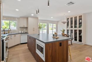 Single Family Residence, 22946 Brenford st, Woodland Hills, CA 91364 - 27