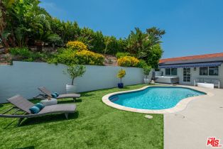 Single Family Residence, 14652 Deervale pl, Sherman Oaks, CA 91403 - 35