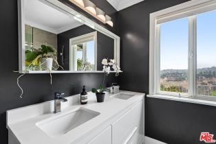 Single Family Residence, 14652 Deervale pl, Sherman Oaks, CA 91403 - 17