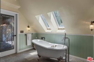 Single Family Residence, 11818 Laurel Hills rd, Studio City, CA 91604 - 36