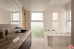 , 2341 Wilson ave, Venice, CA 90291 - 24