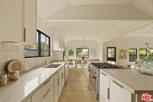 Single Family Residence, 2370 Kelton ave, Westwood, CA 90064 - 6