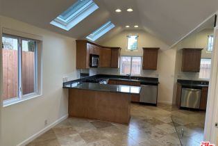 , 2454 Penmar, Venice, CA 90291 - 24